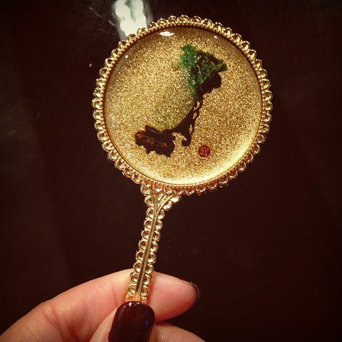 故宫的展品震撼人心,而那些奇思妙想的文创产