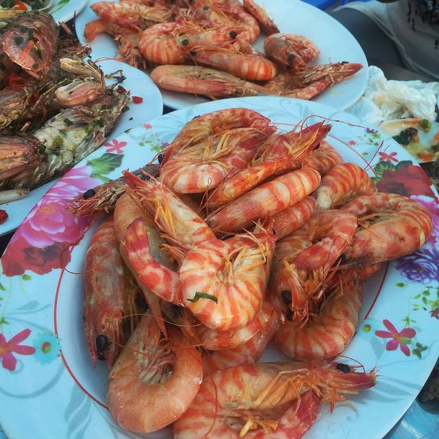 游记详情 首先,大排档都是铁皮建起来的,有多闷热你们能想象的到吗,就