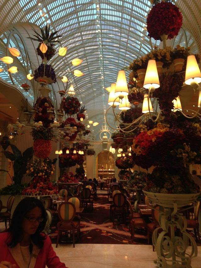 维恩饭店自助餐厅