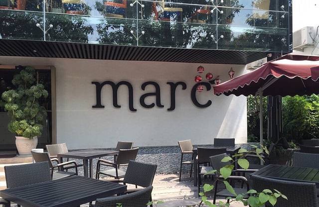 西堤咖啡一条街