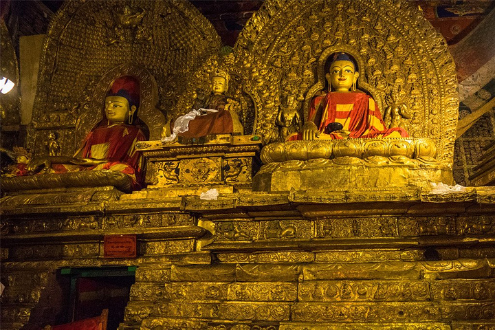 定日到萨迦县游览萨迦寺