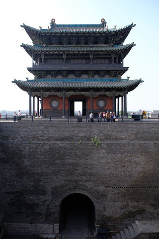 上午游览古城,特意去工厂买的平遥牛肉,批发价