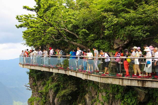 天门山玻璃栈道