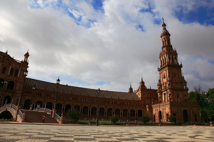 西班牙广场,西班牙摩尔复兴建筑的缩影。看着