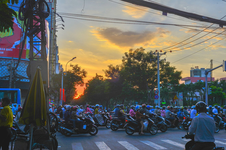 局里很适合购买明信片和手信,需要邮寄回国的