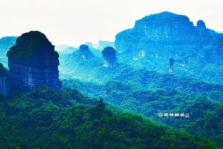 "...叠翠，连绵起伏，“无限风光在险峰”的诗情画意，得到淋漓尽致的体现，让人感受到世界名山的神奇魅力_丹霞山"的评论图片