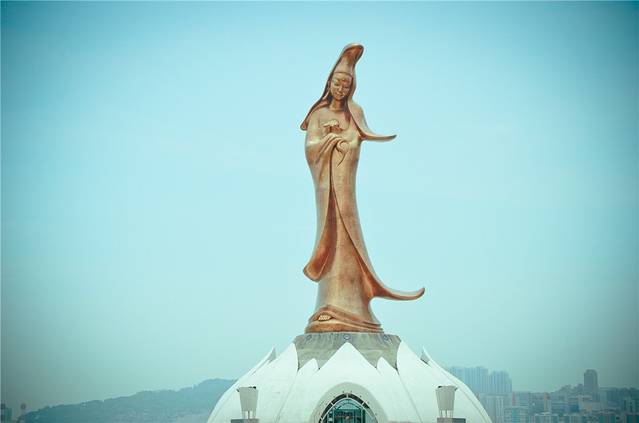 新口岸青铜观音像