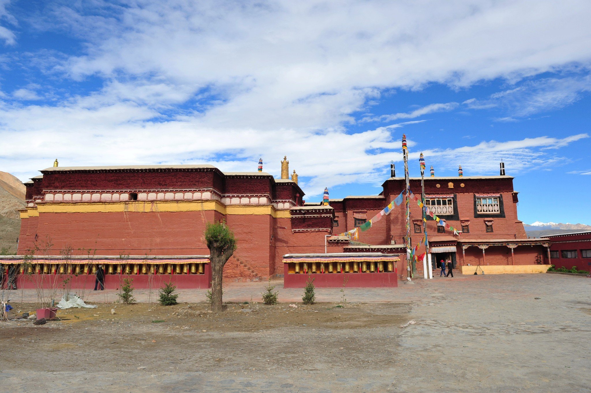 而我只对寺庙建筑本身感兴趣,对任何寺庙里面的东西以及与寺庙有关的