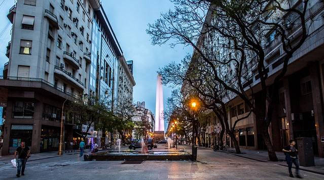 方尖碑 (Obelisco)