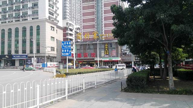 简朴寨(黄鹤楼店)