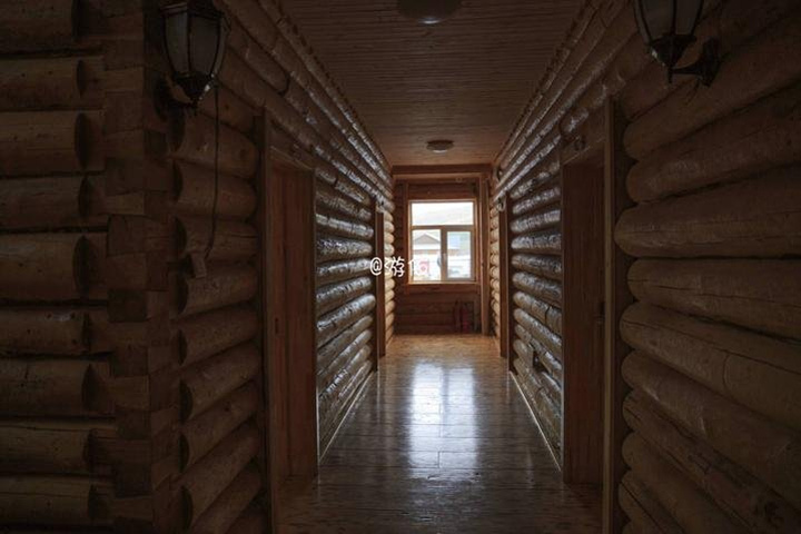 "真的哦。室韦和临江都是边境的俄罗斯后裔小镇，都是圆木房子，因为还在修建，比较凌乱_室韦俄罗斯民族乡"的评论图片