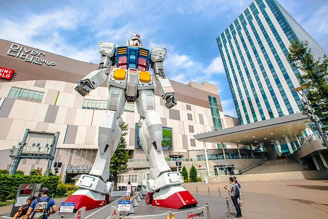 实物大《机动战士高达》独角兽立像