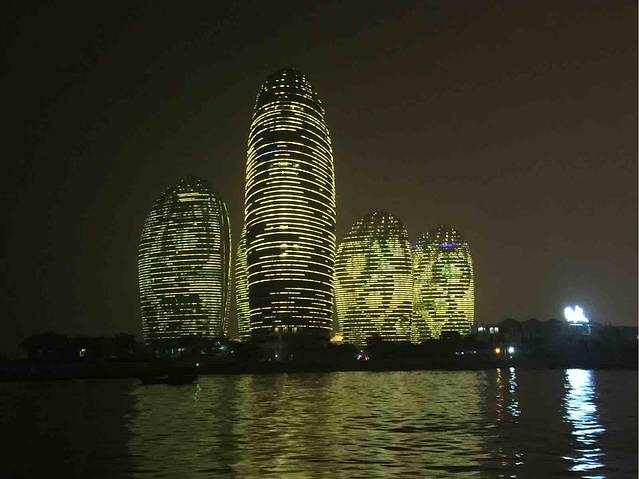 珊瑚号夜游三亚湾