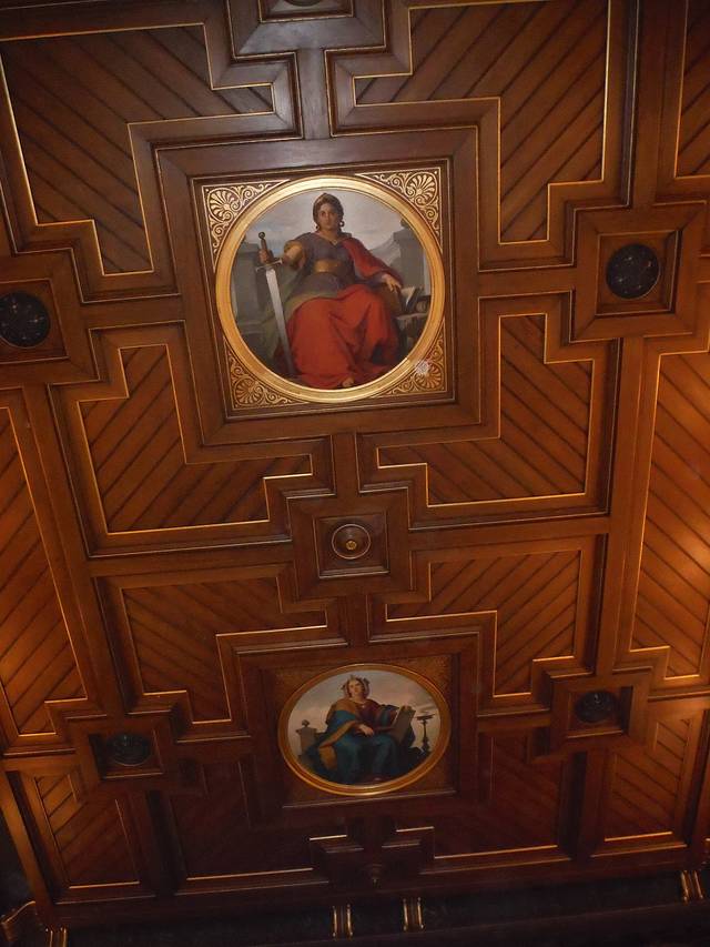 威廉广场大讲堂