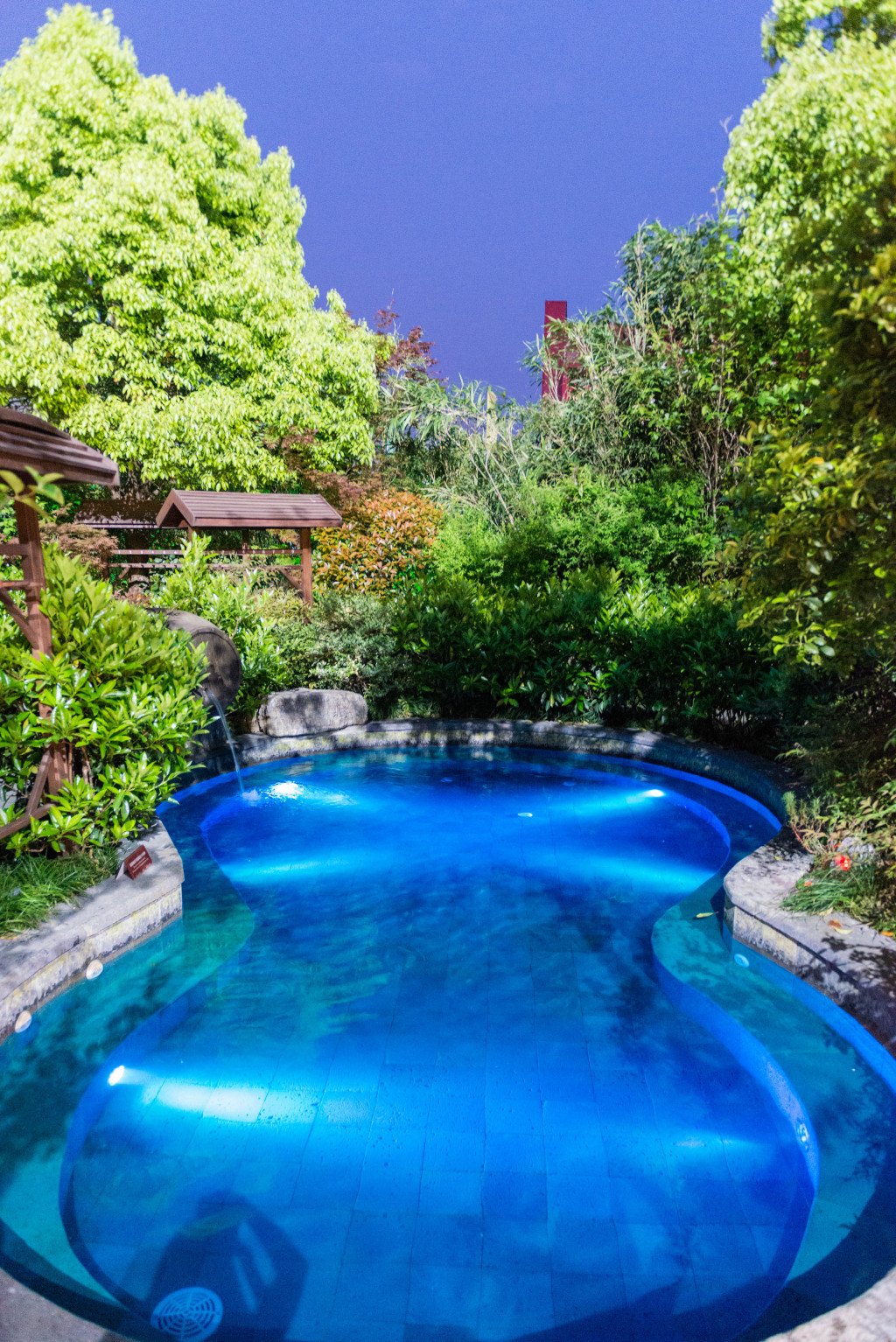 云曼温泉是宋城景区的精华之一休闲度假岂能少的了温泉难怪自古美人多