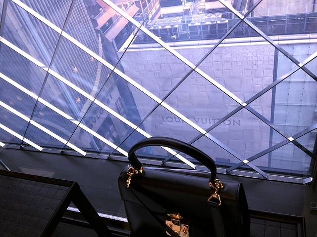 Beige Alain Ducasse Tokyo