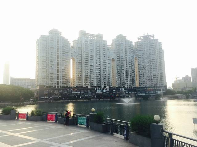 西北湖绿化广场