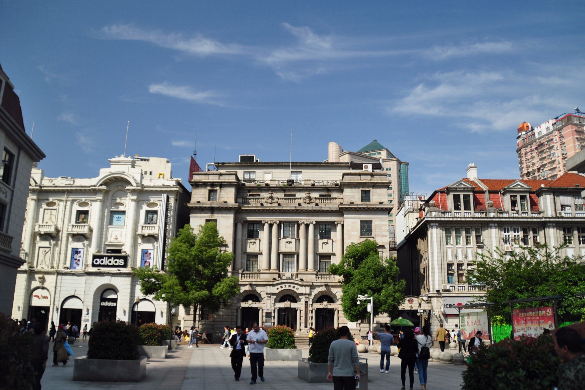 作为武汉近代标志性建筑江汉关庄重典雅的的古典风格从石材的色泽里从