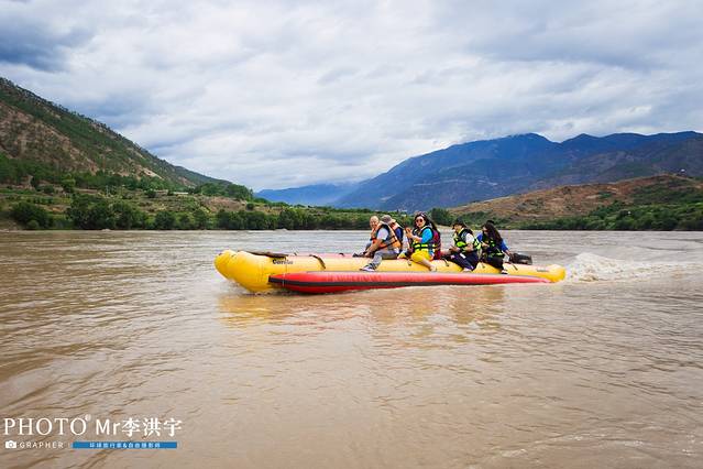 长江第一湾漂流