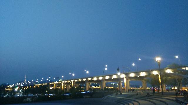 盘浦大桥月光彩虹喷泉