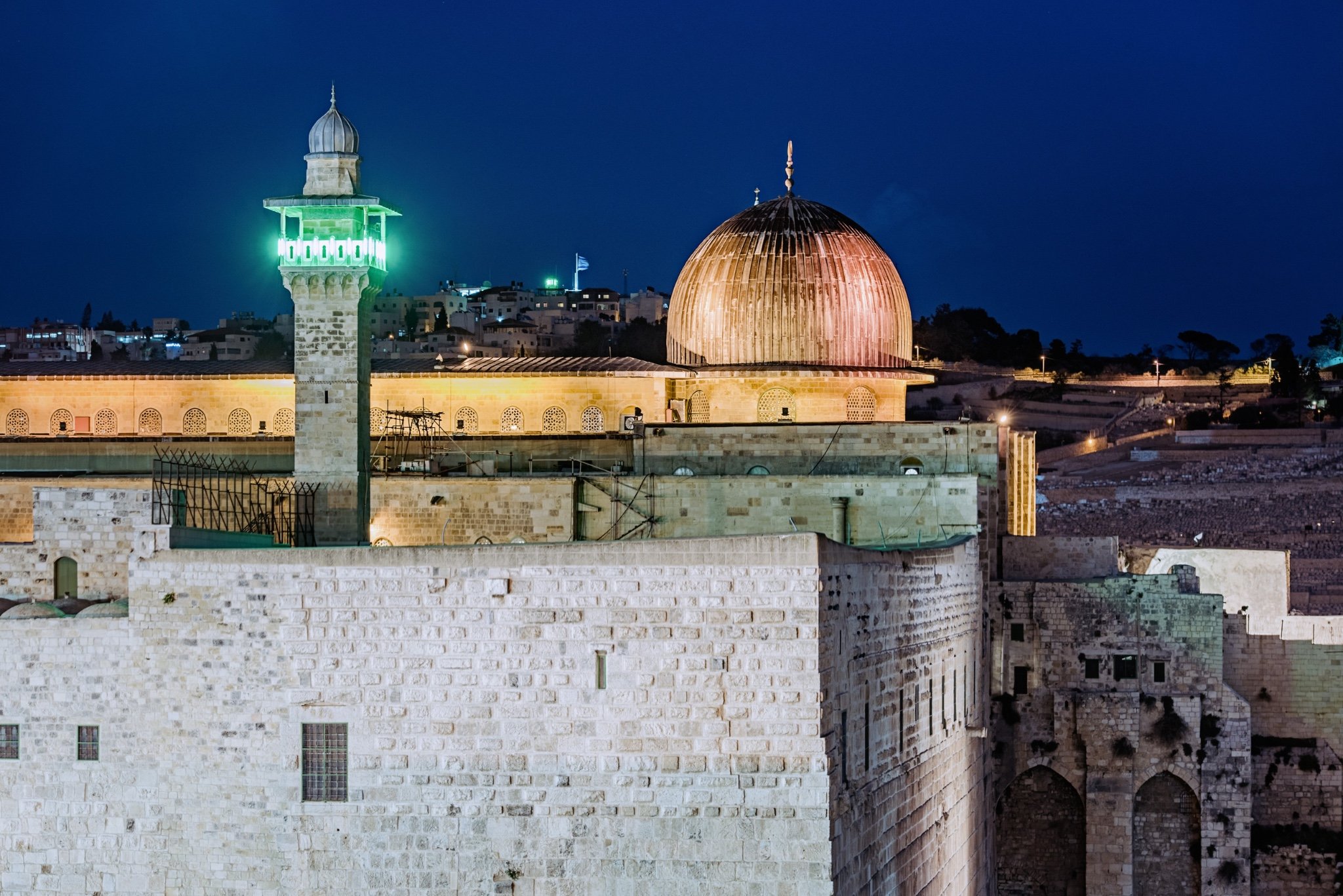 【知识点:西墙的由来】犹太教把耶路撒冷作为圣地源于公元前10世纪.