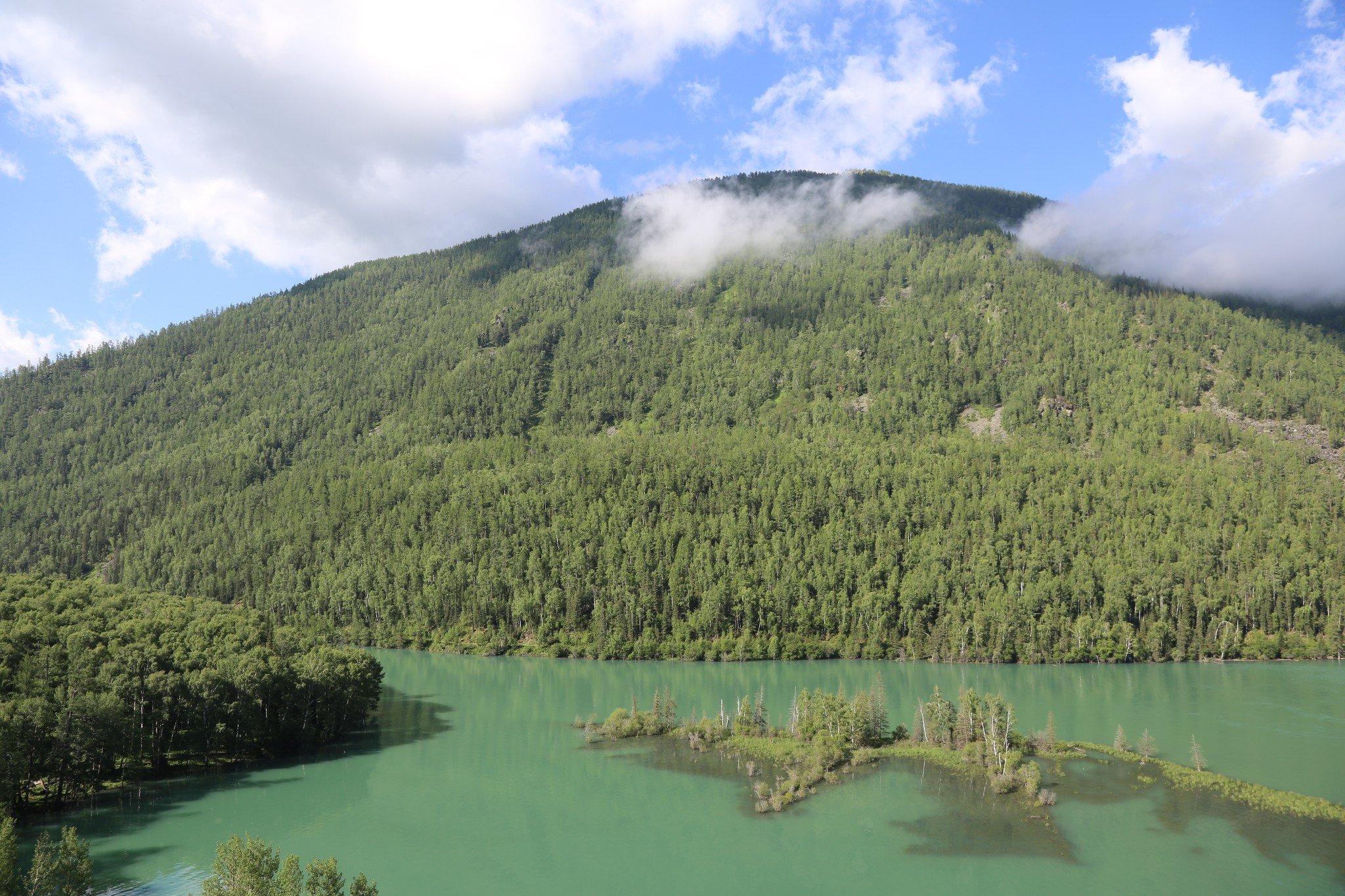89 首页 大美新疆 7月北疆 区间车会先去到神仙湾 卧龙湾 月亮湾