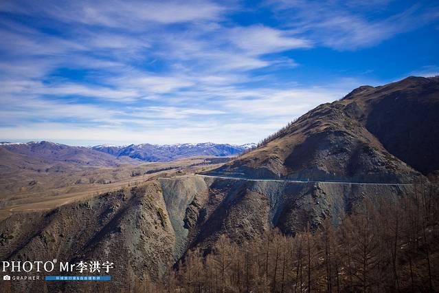 中哈边界大峡谷