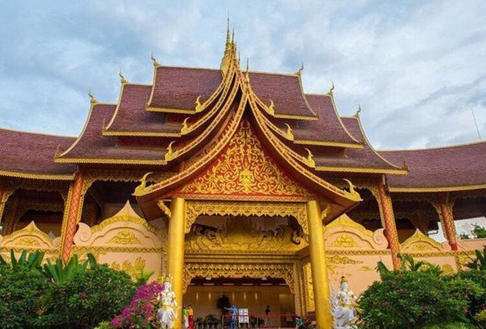 2017票价分三种,按观赏节目的位置区域划分,按