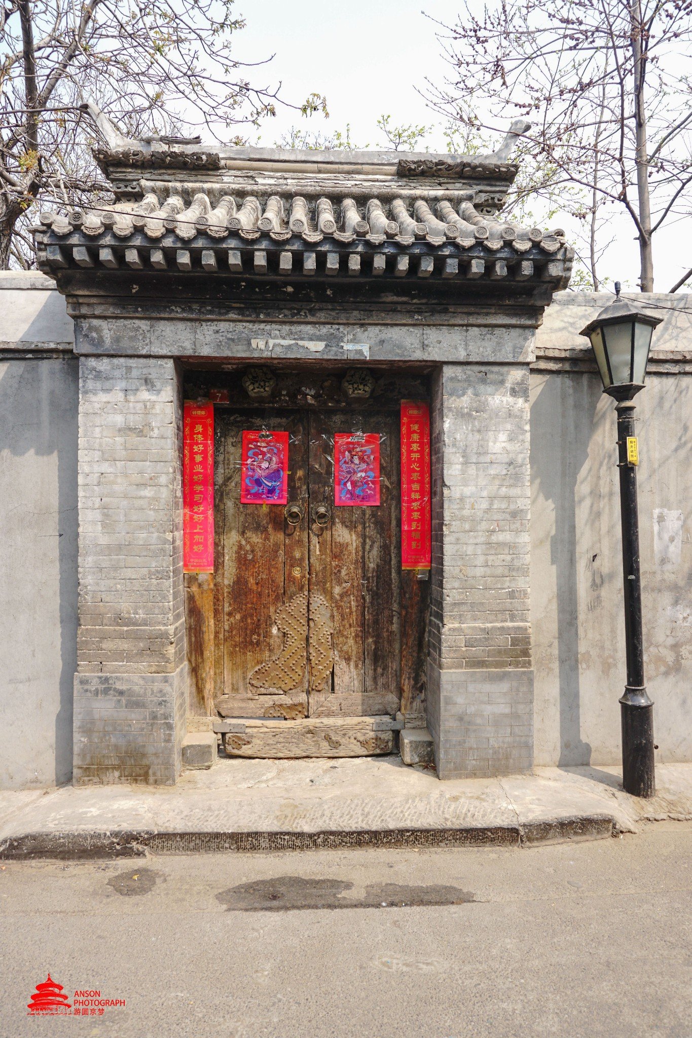 就是老炮取过景的四合院这次旅途的最后一张北京的照片一群飞翔的鸽子