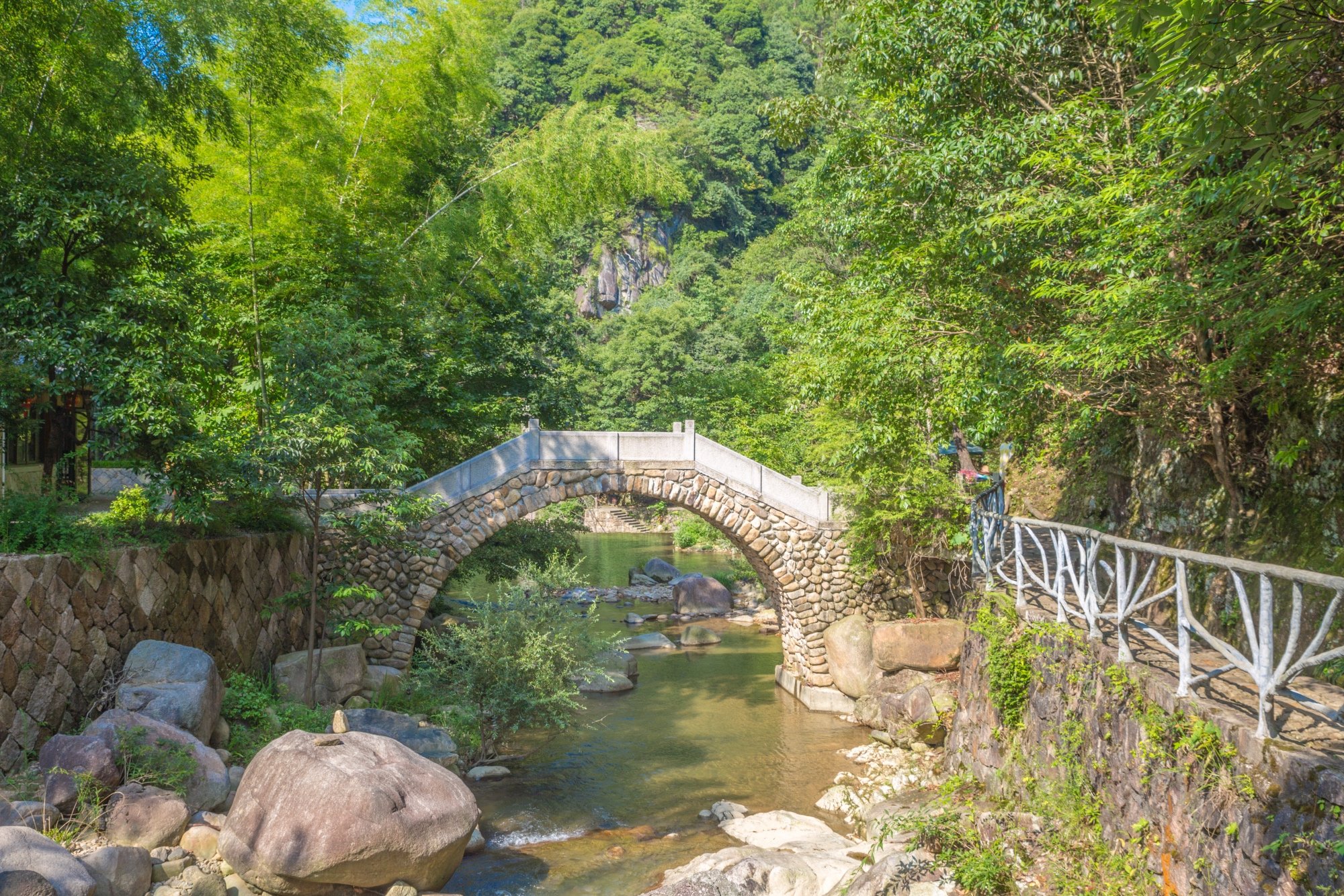 2026石梁飞瀑游玩攻略,...飞瀑是到天台山不得不去的...【去哪儿攻略】