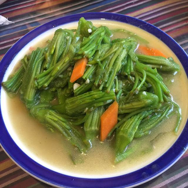 阿大妈腊排骨火锅(木府店)