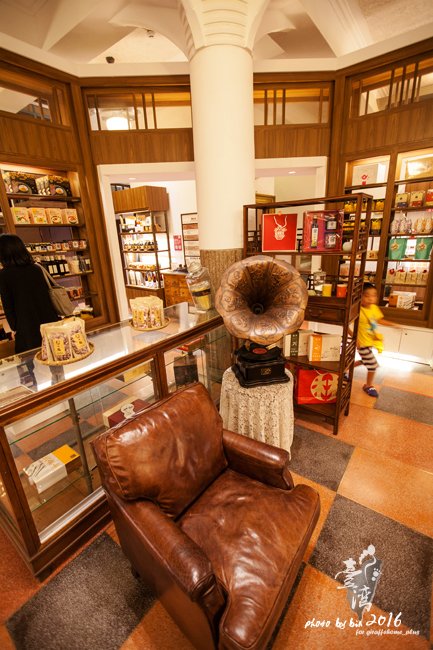 2021林百货购物 内部却是浓浓的复古风与新颖 去哪儿攻略