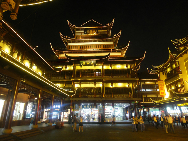 在广州这两个都是甜的,然而来到这里,居然都是咸的.