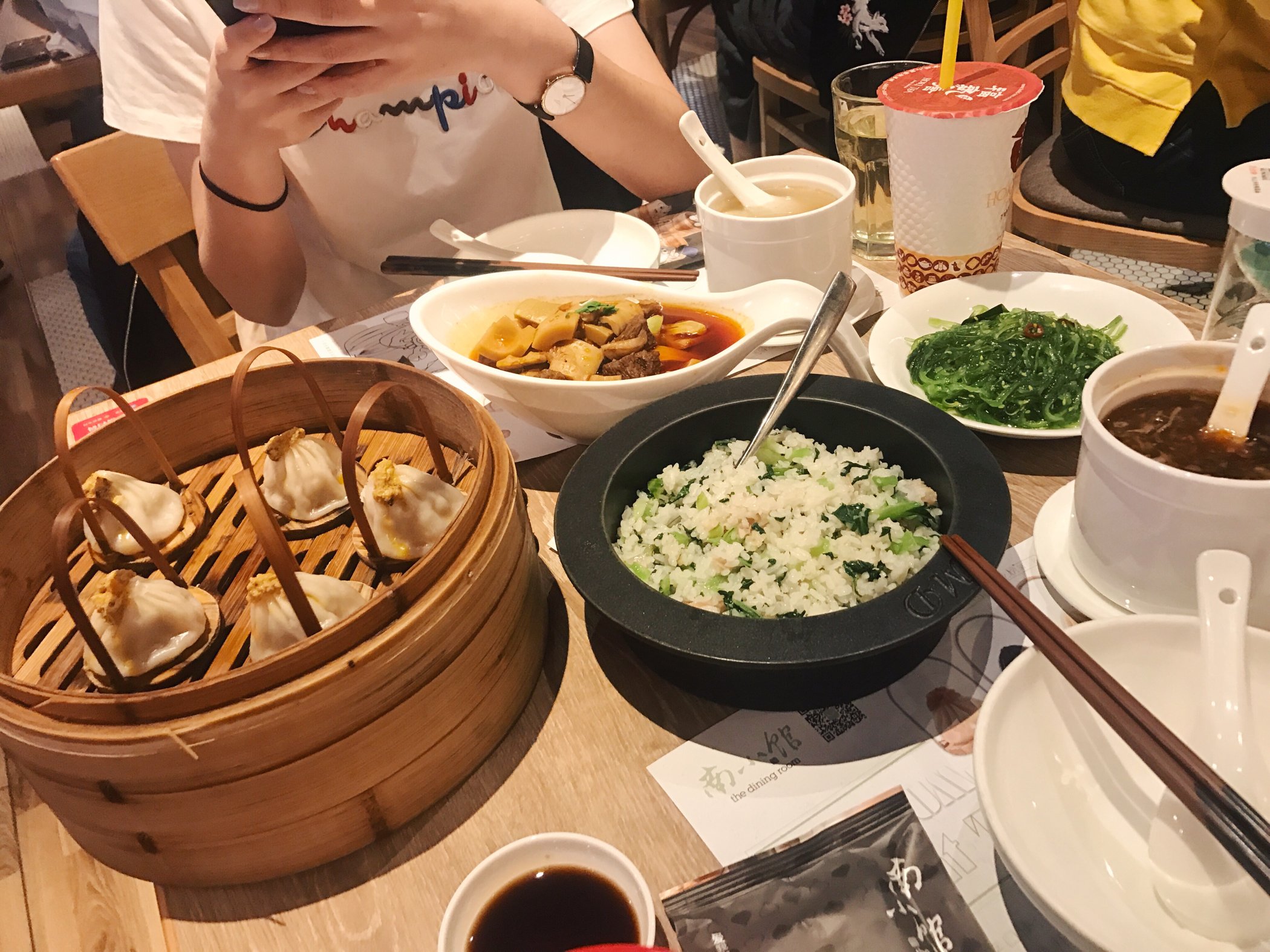 这次我们去的这家叫南小馆