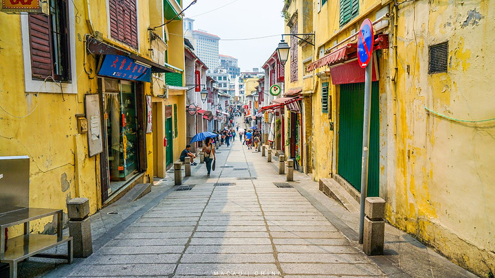 是香港人气排名第一的甜品店,在上海也开了一家店,澳门这家也是刚开的