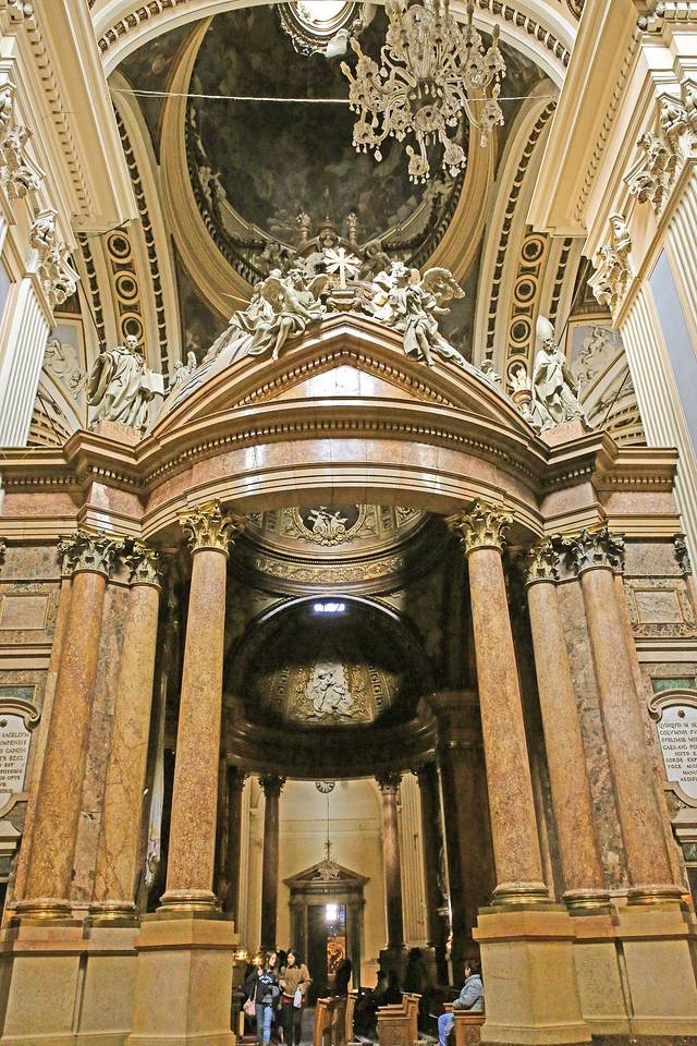 皮拉尔圣母大教堂