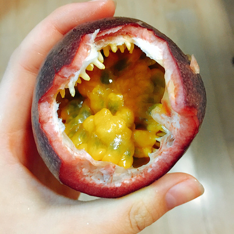 .本重复,所以我们去了对面的百香果采摘园,百香