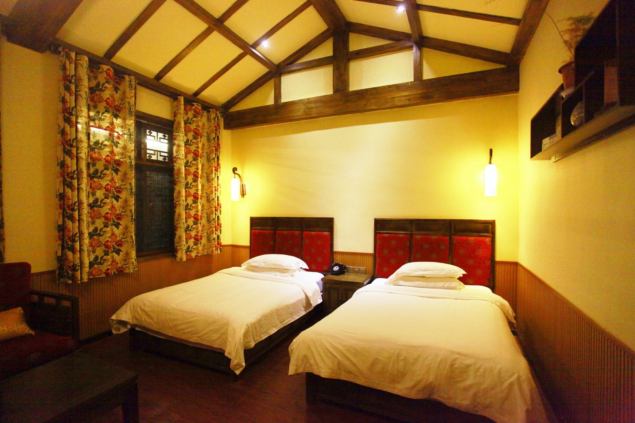 酉阳:酉州会馆 位于酉州古城里,位置较好.