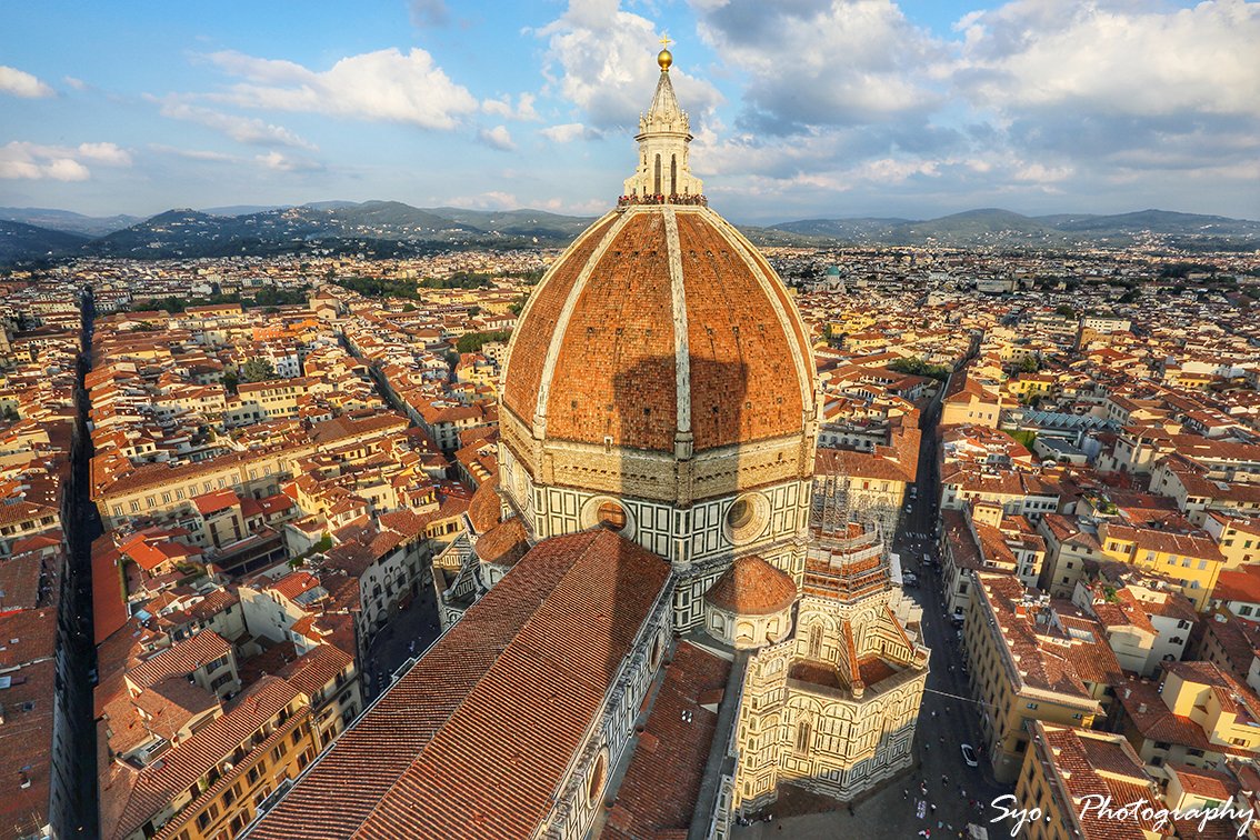 在乔托钟楼顶,能拍到那张经典的百花教堂圆顶