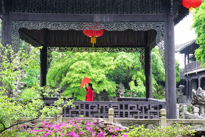 何园 又称寄啸山庄,是一座私家园林,由何芷舠于清光绪年间建造,是晚清