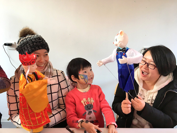 带孩子走进麻麻花山坡体验特色民宿,看精彩木