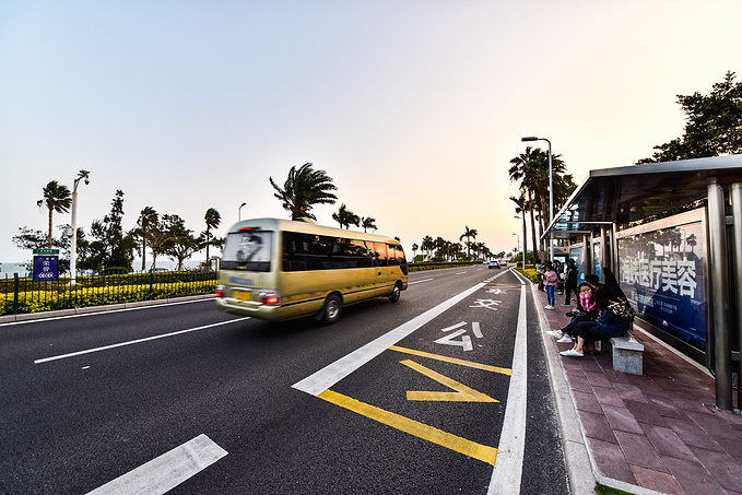 这里的公交车站就是黄厝海滨车站了.