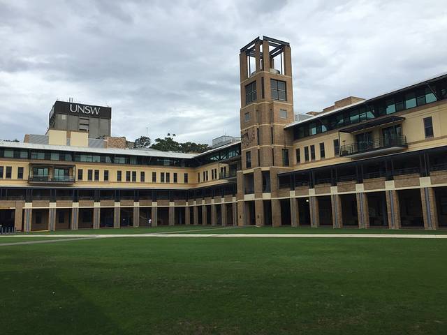 新南威尔士大学