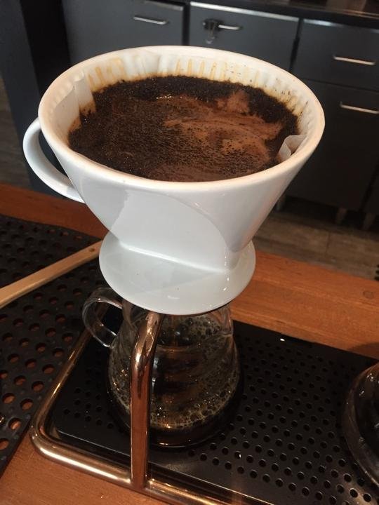 星巴克臻选(济南和谐广场店)