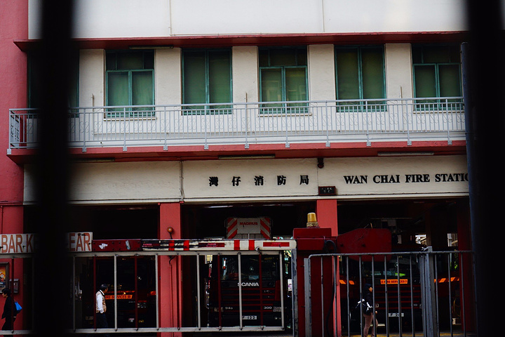 湾仔和铜锣湾是香港岛的零售中心,街道旁到处