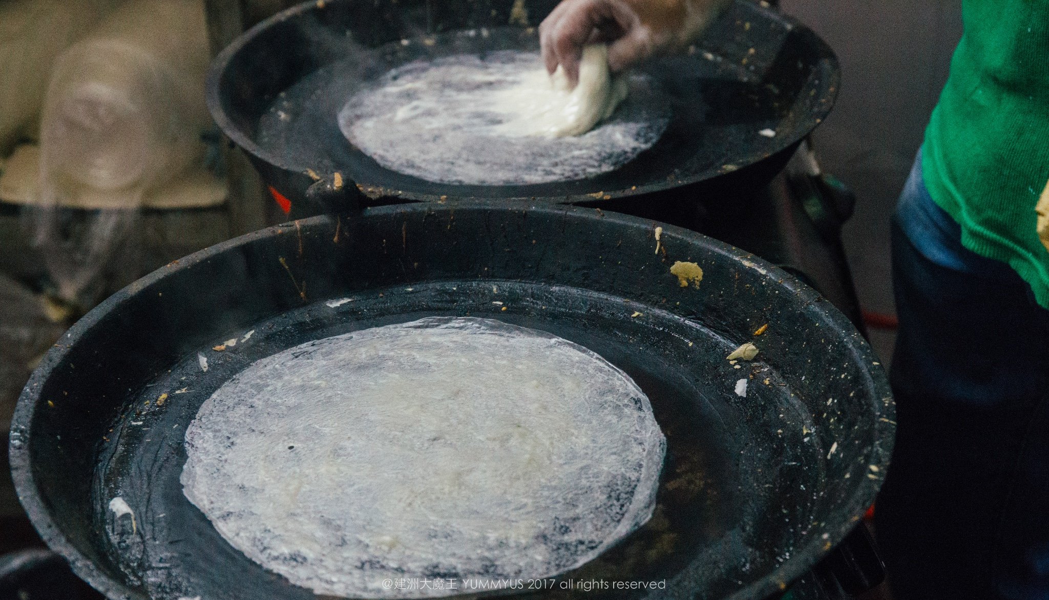 在大埔自然要吃一下大埔的特色美食最有名的就是百侯薄饼啦笋粄里面