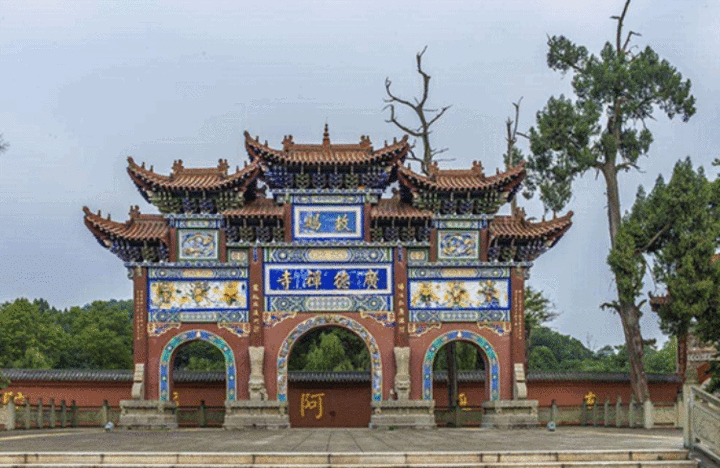 四川当地人都不吃鸳鸯锅的,哈哈_芈重山火锅(遂宁南滨帝景店)"的