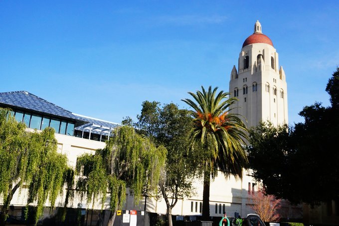 胡佛塔hoovertower胡佛塔是斯坦福的最高点如果想拍校园全景就要到塔