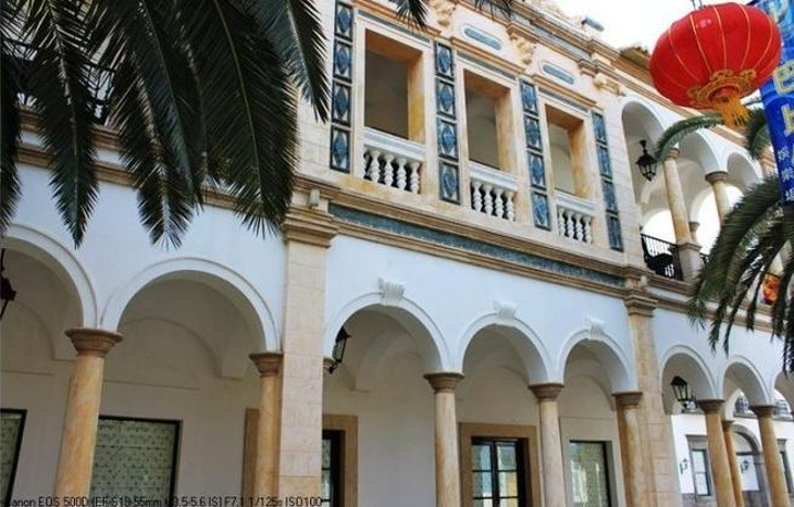 2017澳门渔人码头建于外港新填海区海岸,邻近