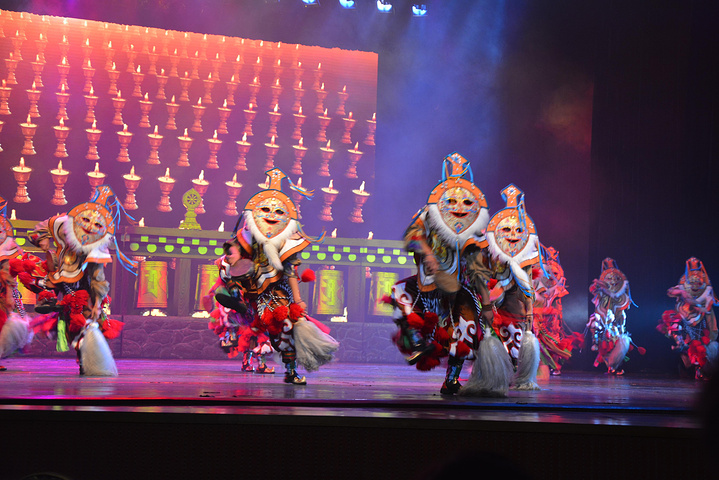 这天行程中除了虎跳峡就是这个了比其他的还好看!